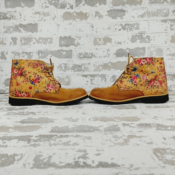 NEW Pneu by Borex Brown Floral Lace Up Chukka Boho Ankle Boots H564 - Picture 7 of 10